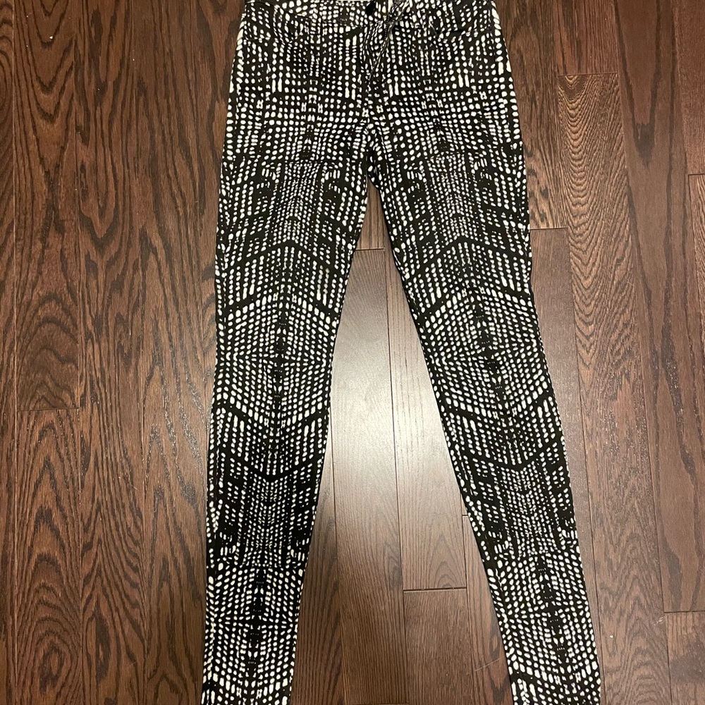 JBrand stretchy skinny jean. Size 26. Never worn. Black white design
